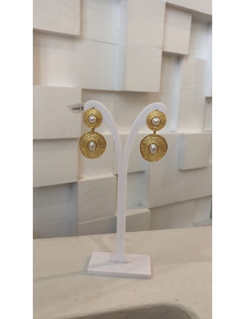 Earrings with pearls